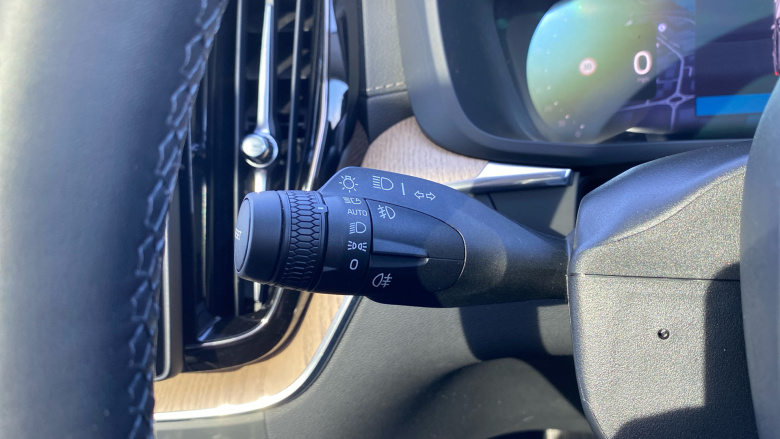 Volvo XC60 2.0 B5P Ultra Dark 5dr AWD Geartronic Petrol Estate